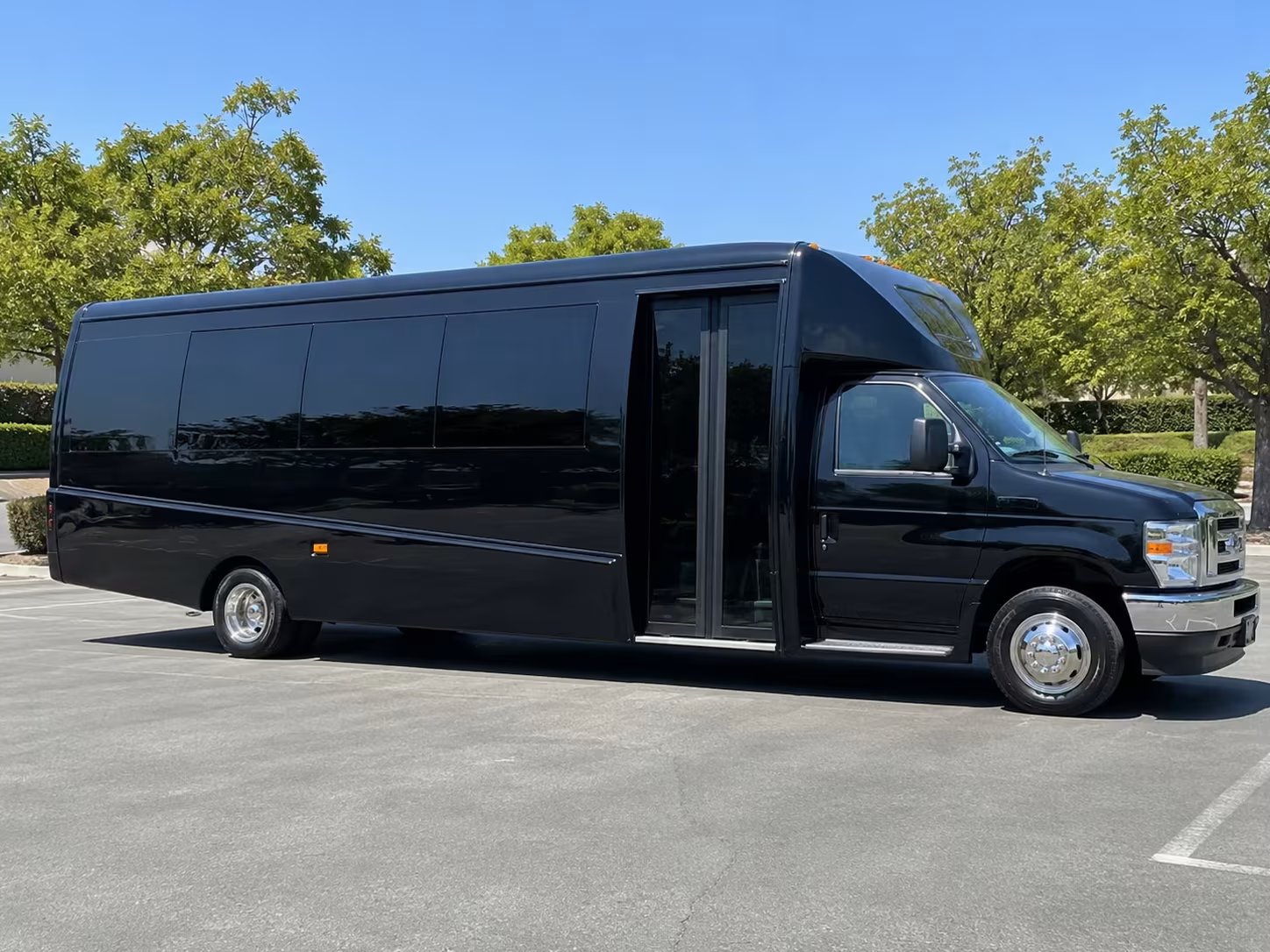 find the right rialto prom minibus for smaller groups