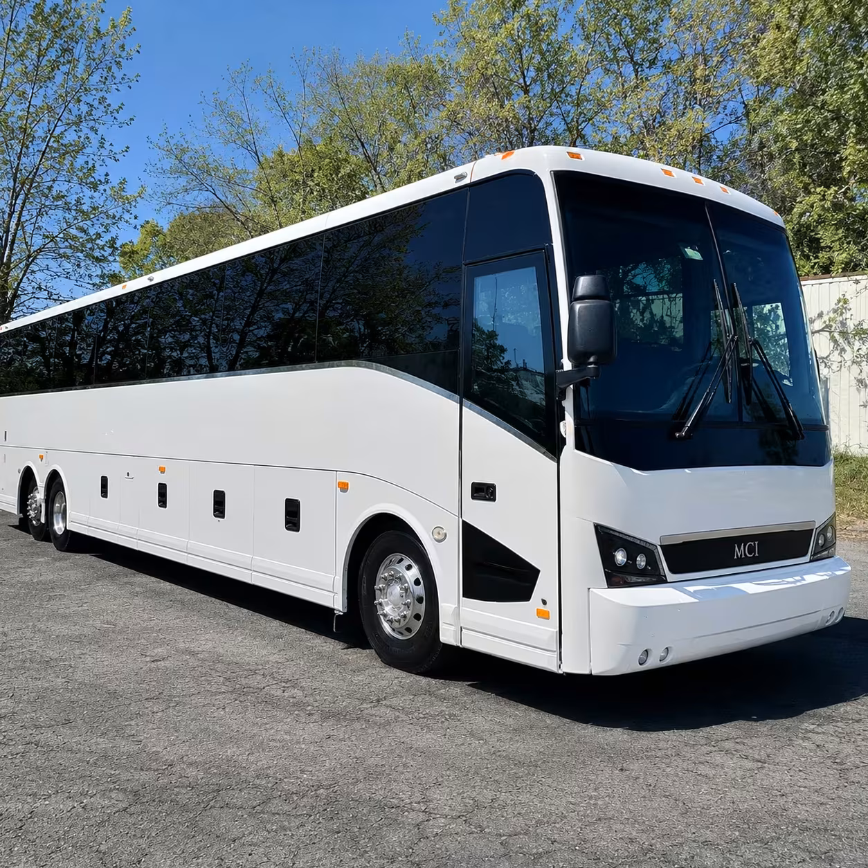 rialto employee shuttle bus rentals for distribution centers